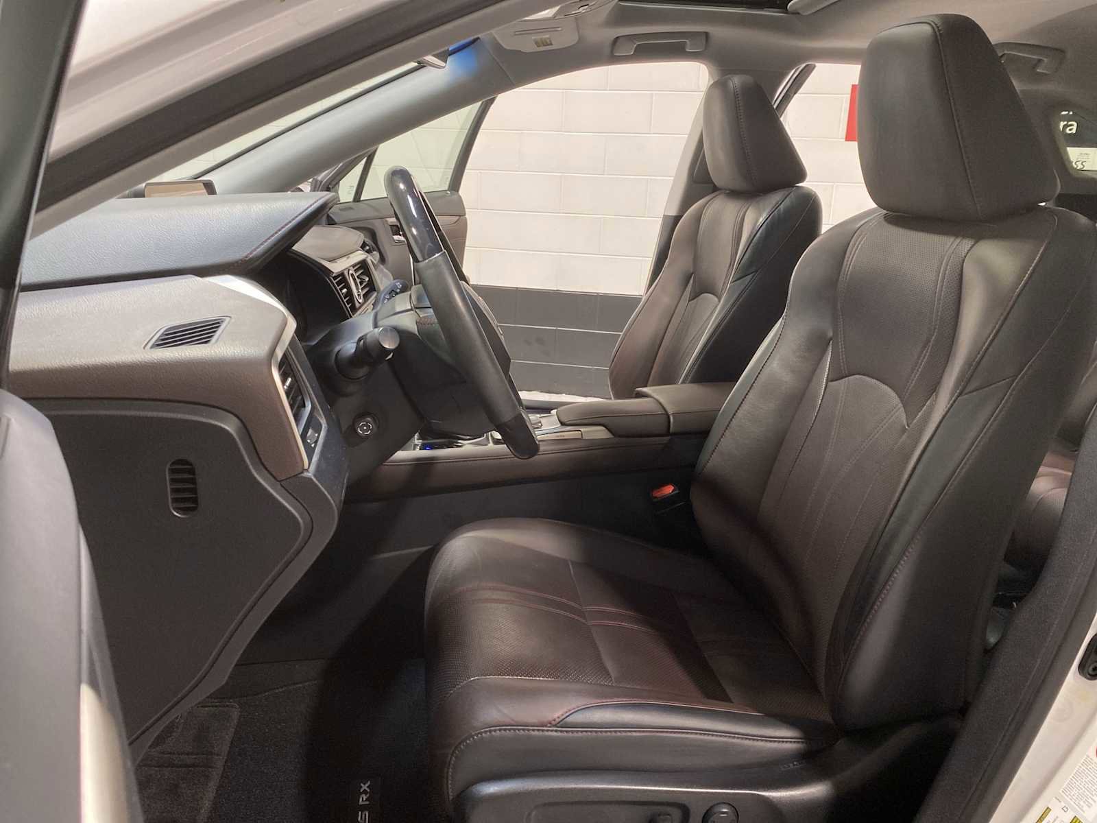 Used 2017 Lexus RX 450h AWD image 11