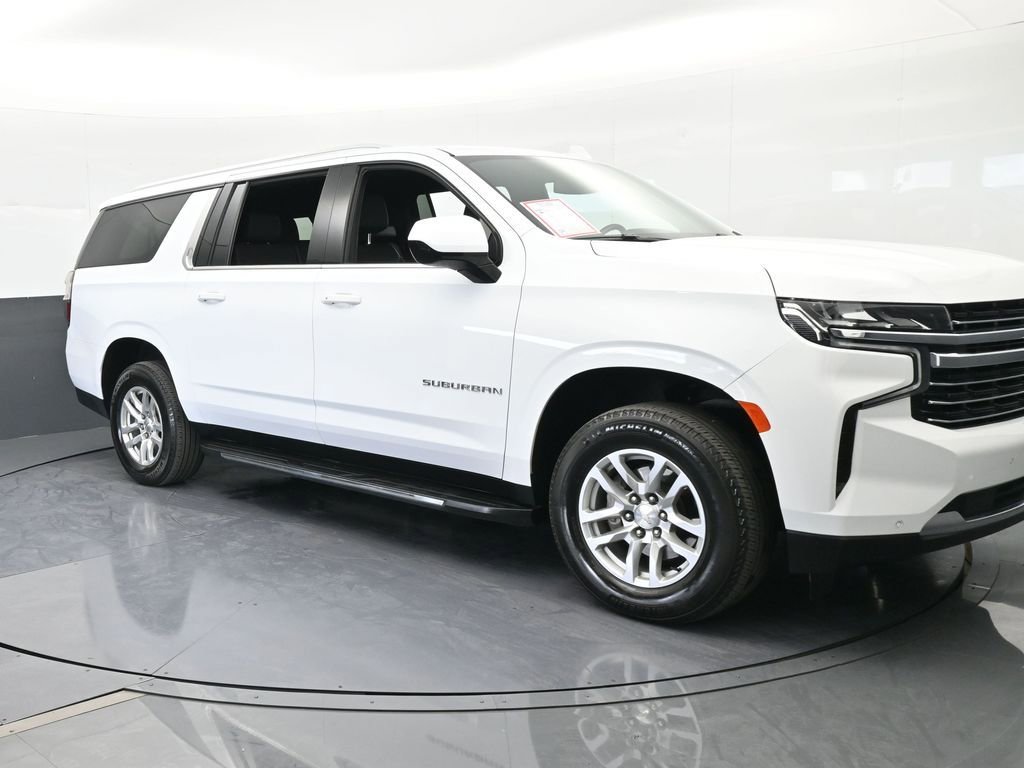 Used 2024 Chevrolet Suburban LT image 8