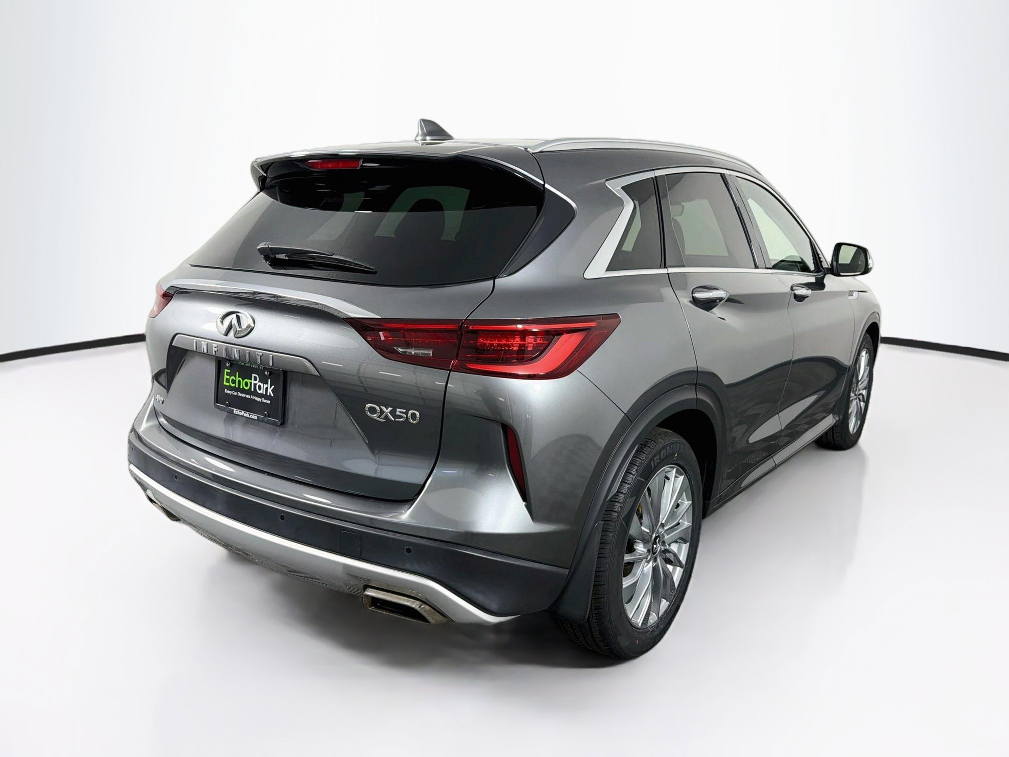 Used 2023 INFINITI QX50 Luxe AWD/4WD image 9