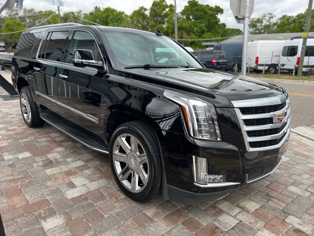 Used 2020 Cadillac Escalade ESV Luxury AWD/4WD image 4
