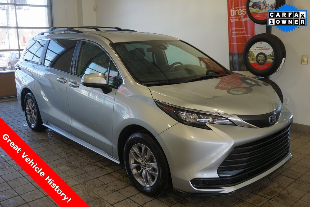 Used 2025 Toyota Sienna LE
