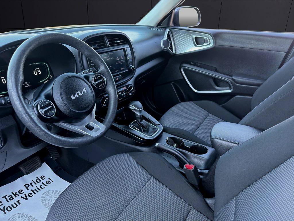 Used 2023 Kia Soul LX w/ Option Group 015 FWD image 9