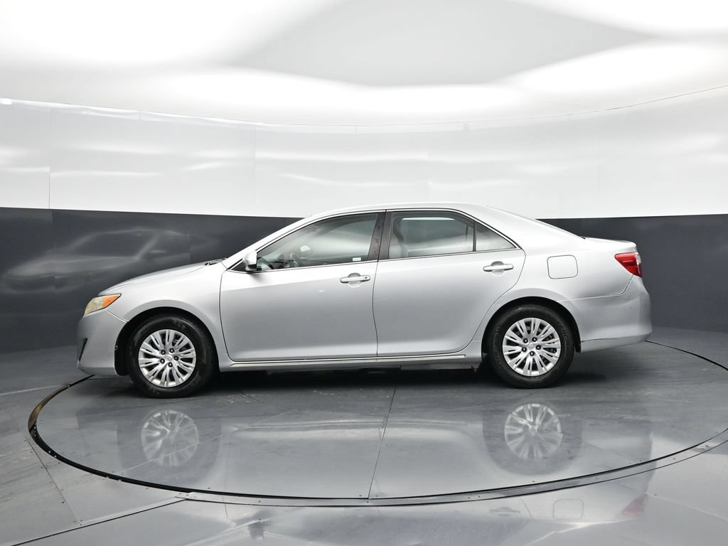 Used 2014 Toyota Camry LE FWD image 22