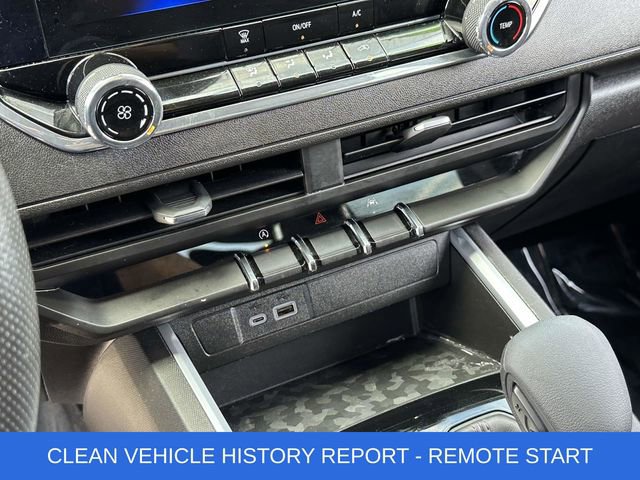 Used 2024 Chevrolet Colorado Trail Boss AWD/4WD image 7