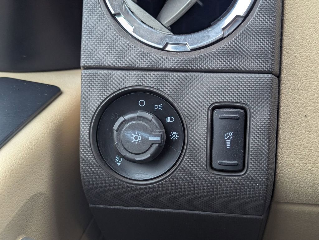 Used 2016 Ford F250 XLT w/ XLT Premium Package image 18