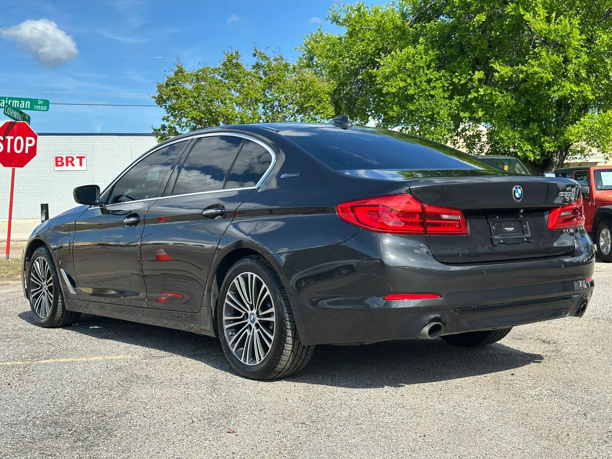 Used 2018 BMW 530e w/ Premium Package 2 image 4