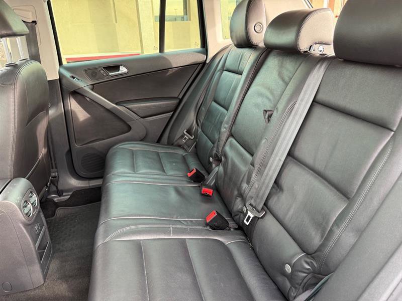 Used 2017 Volkswagen Tiguan Sport image 7