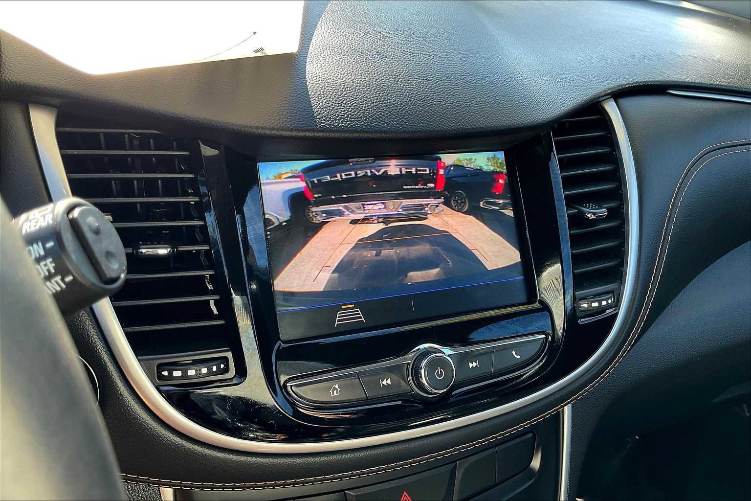 Certified 2021 Chevrolet Trax LT w/ Driver Confidence Package image 20