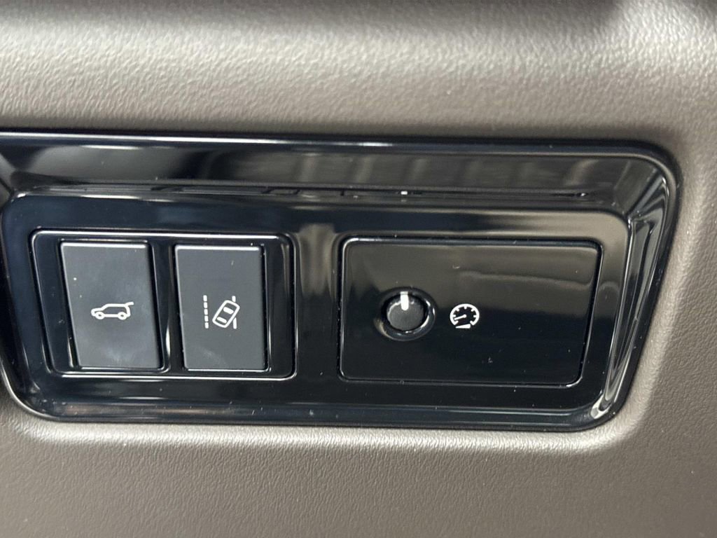 Used 2018 Jaguar F-PACE Prestige image 30