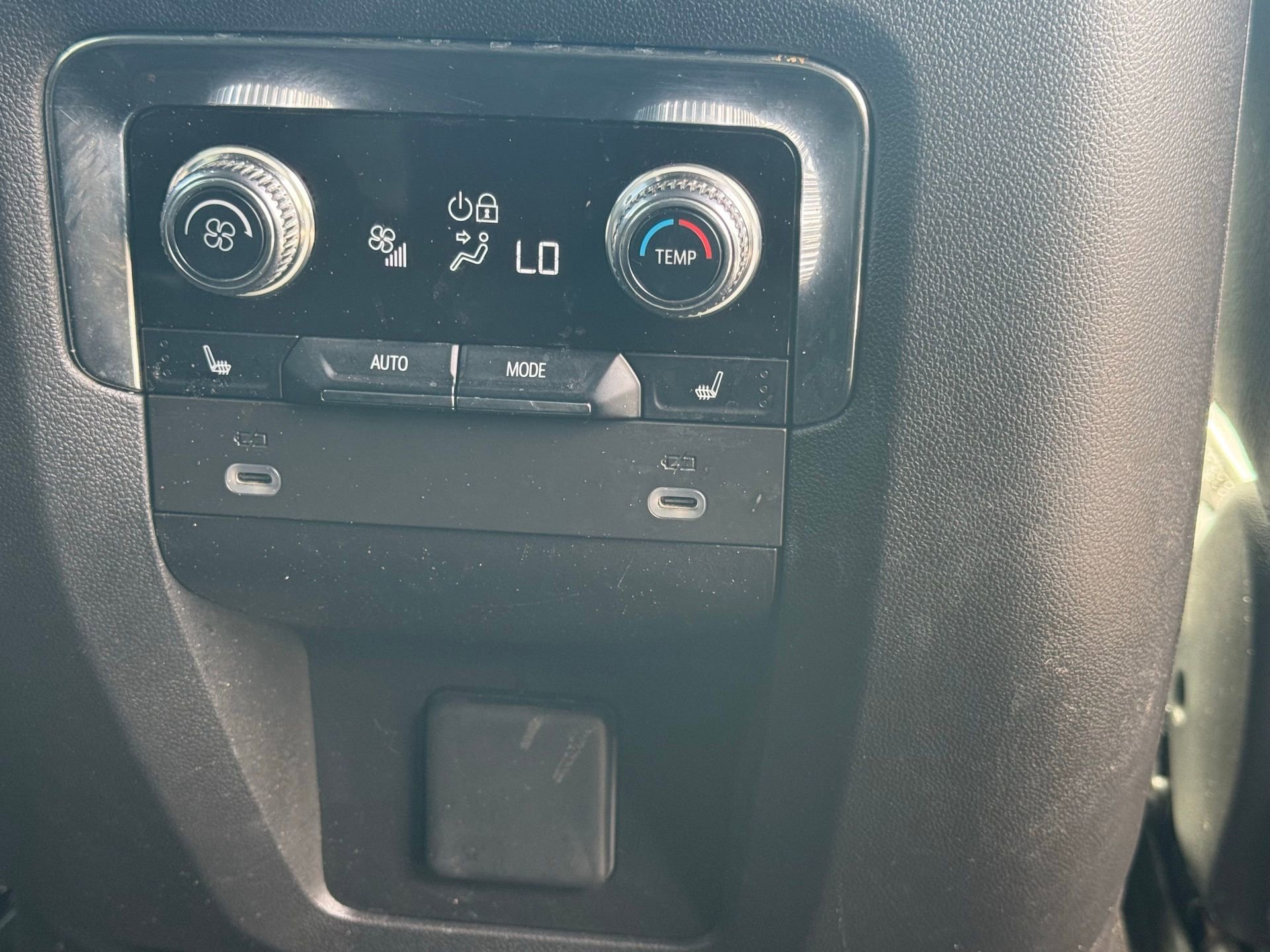 Used 2023 GMC Yukon XL Denali image 24