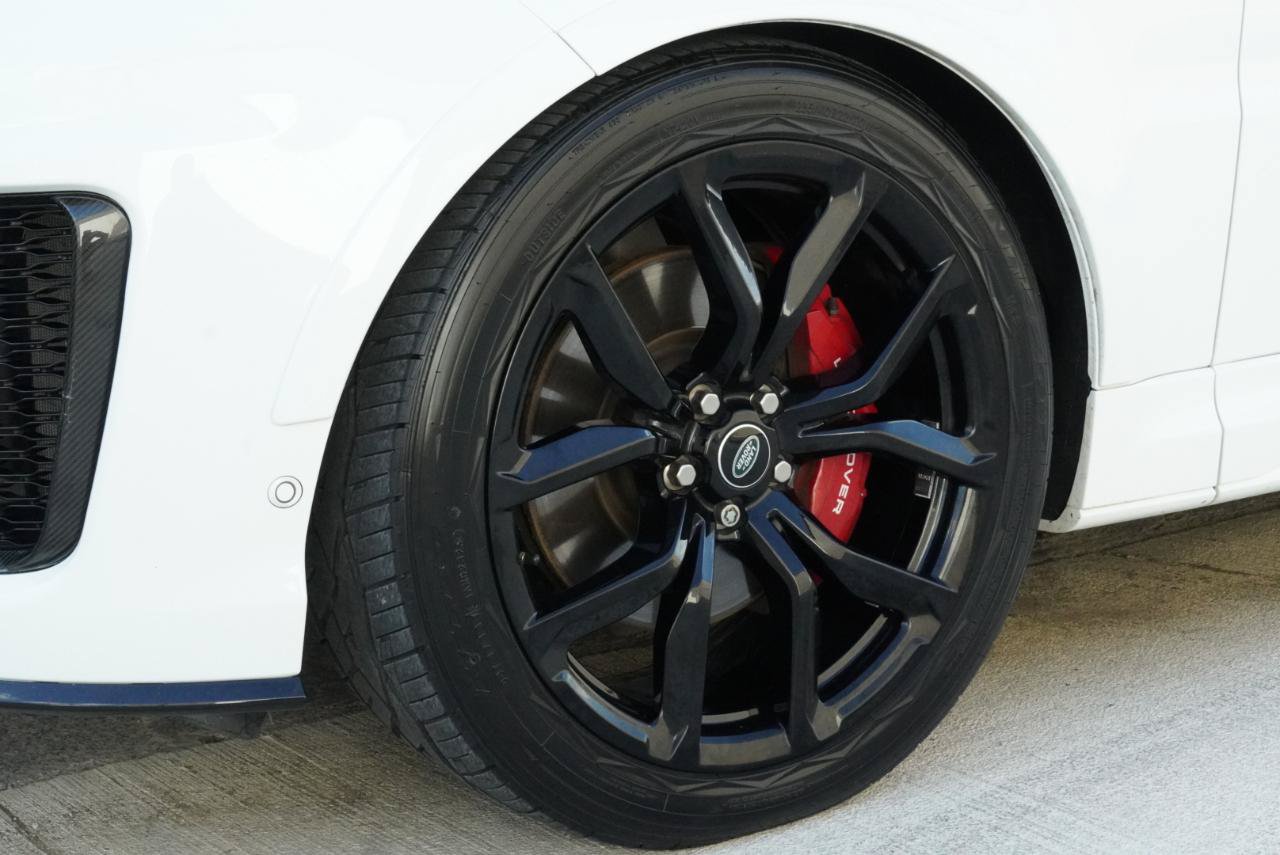 Used 2022 Land Rover Range Rover Sport SVR Carbon Edition AWD/4WD image 74