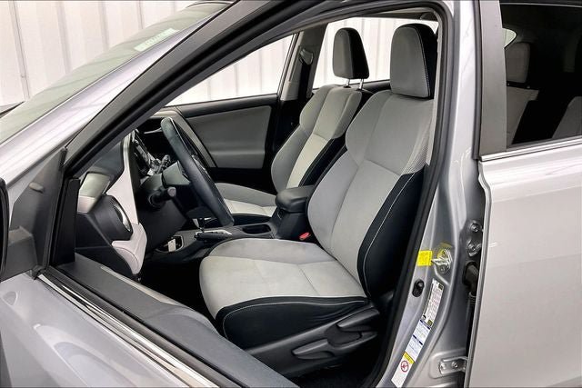 Used 2018 Toyota RAV4 XLE AWD/4WD image 8