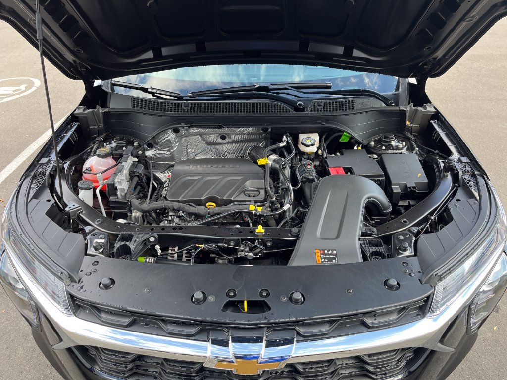 New 2026 Chevrolet Trax LS w/ LS Convenience Package FWD image 21