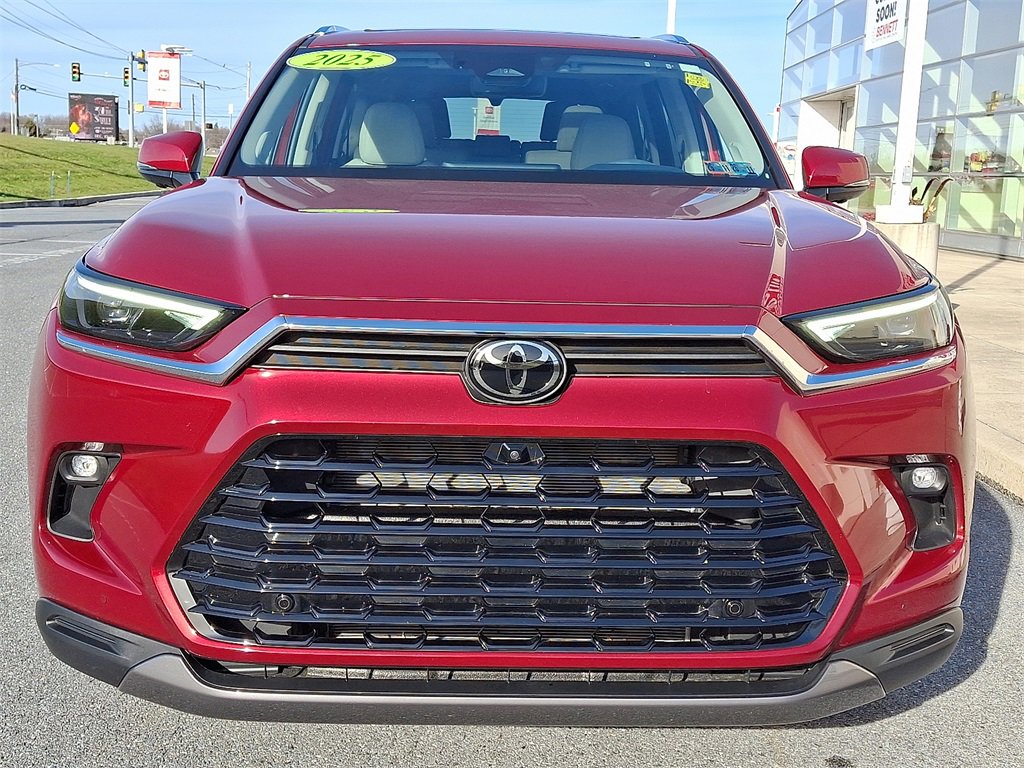 Certified 2025 Toyota Grand Highlander AWD image 3