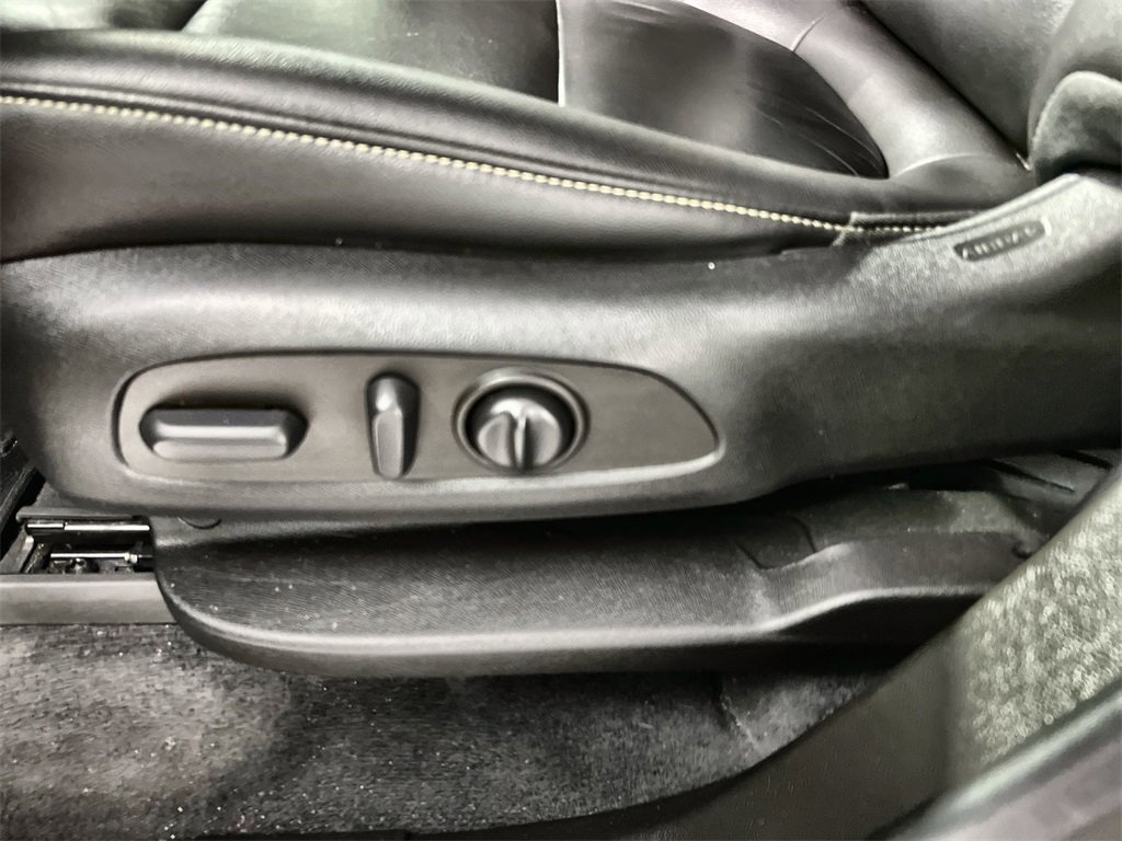 Used 2022 Chevrolet Traverse LT image 14