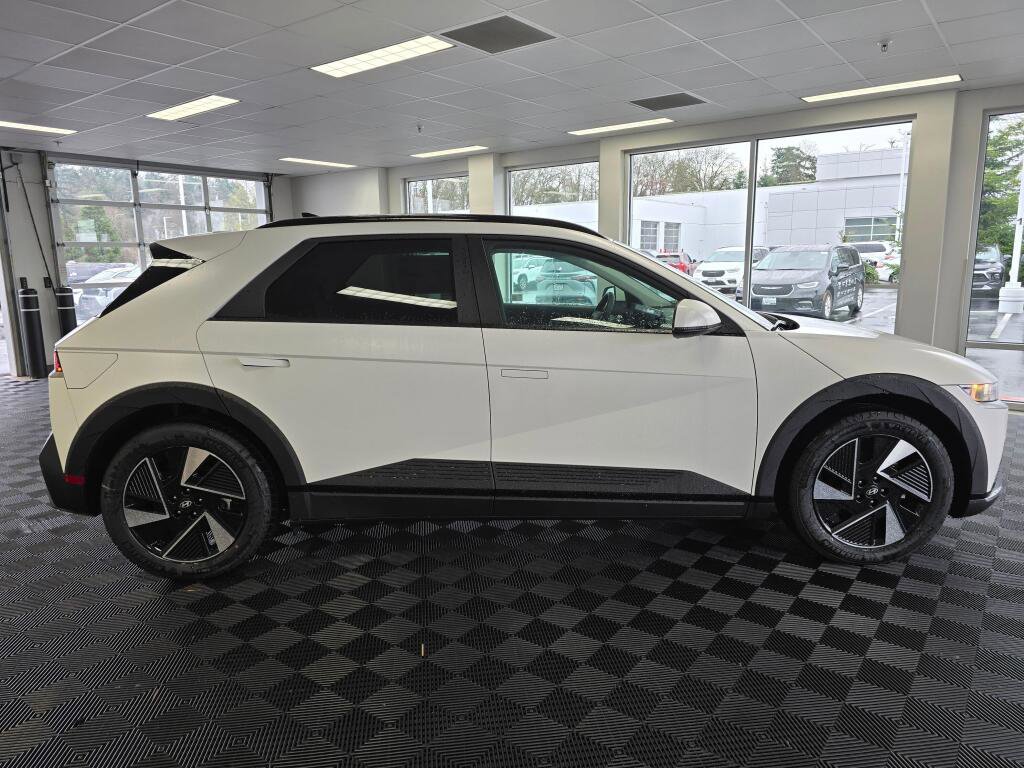 New 2025 Hyundai Ioniq 5 SEL image 3