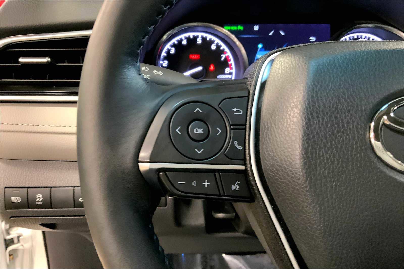 Used 2018 Toyota Camry XLE image 22