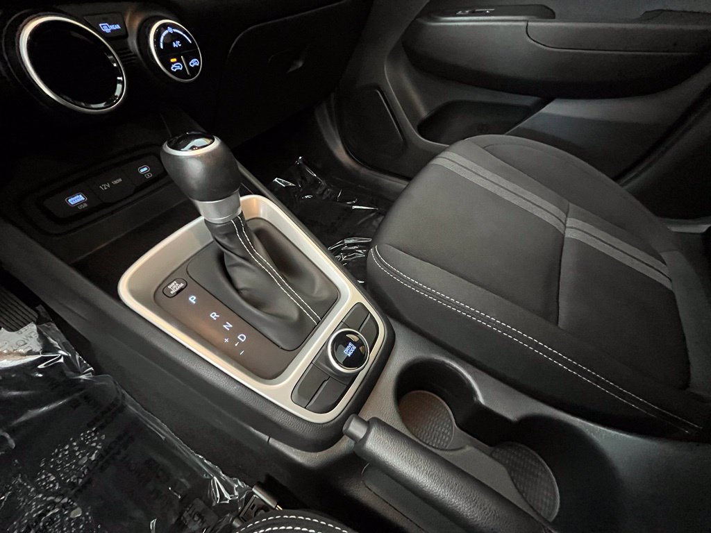 Certified 2023 Hyundai Venue SEL FWD image 28