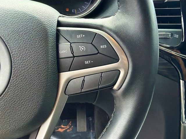 Used 2022 Jeep Grand Cherokee Laredo X AWD/4WD image 37