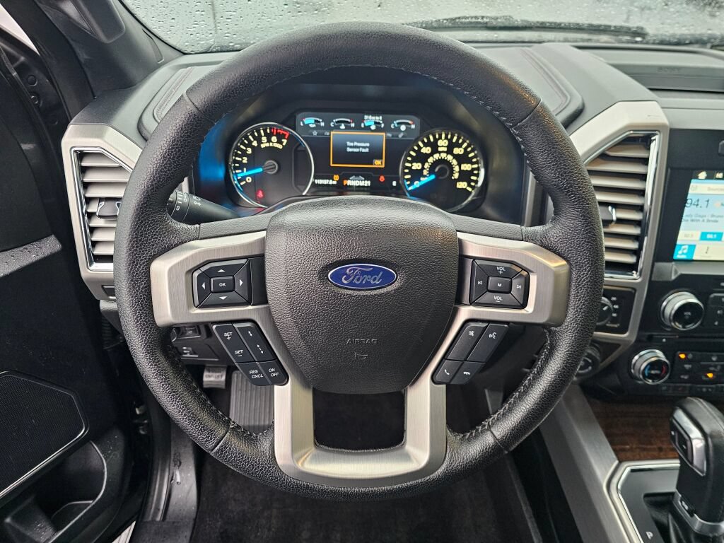 Used 2016 Ford F150 Platinum w/ Equipment Group 701A Luxury AWD/4WD image 22