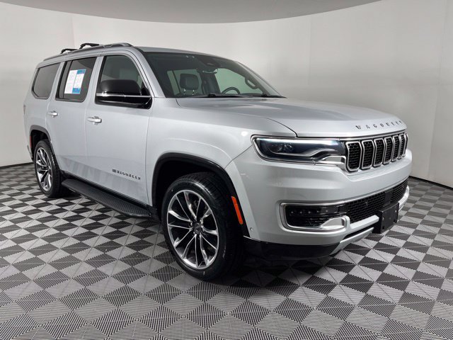 Used 2023 Jeep Wagoneer Series II w/ Premium Group I AWD/4WD image 3