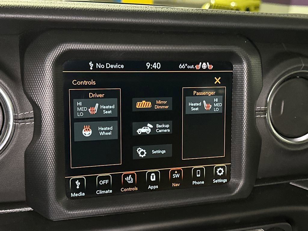 Used 2022 Jeep Wrangler Unlimited Sahara w/ Cold Weather Group AWD/4WD image 31