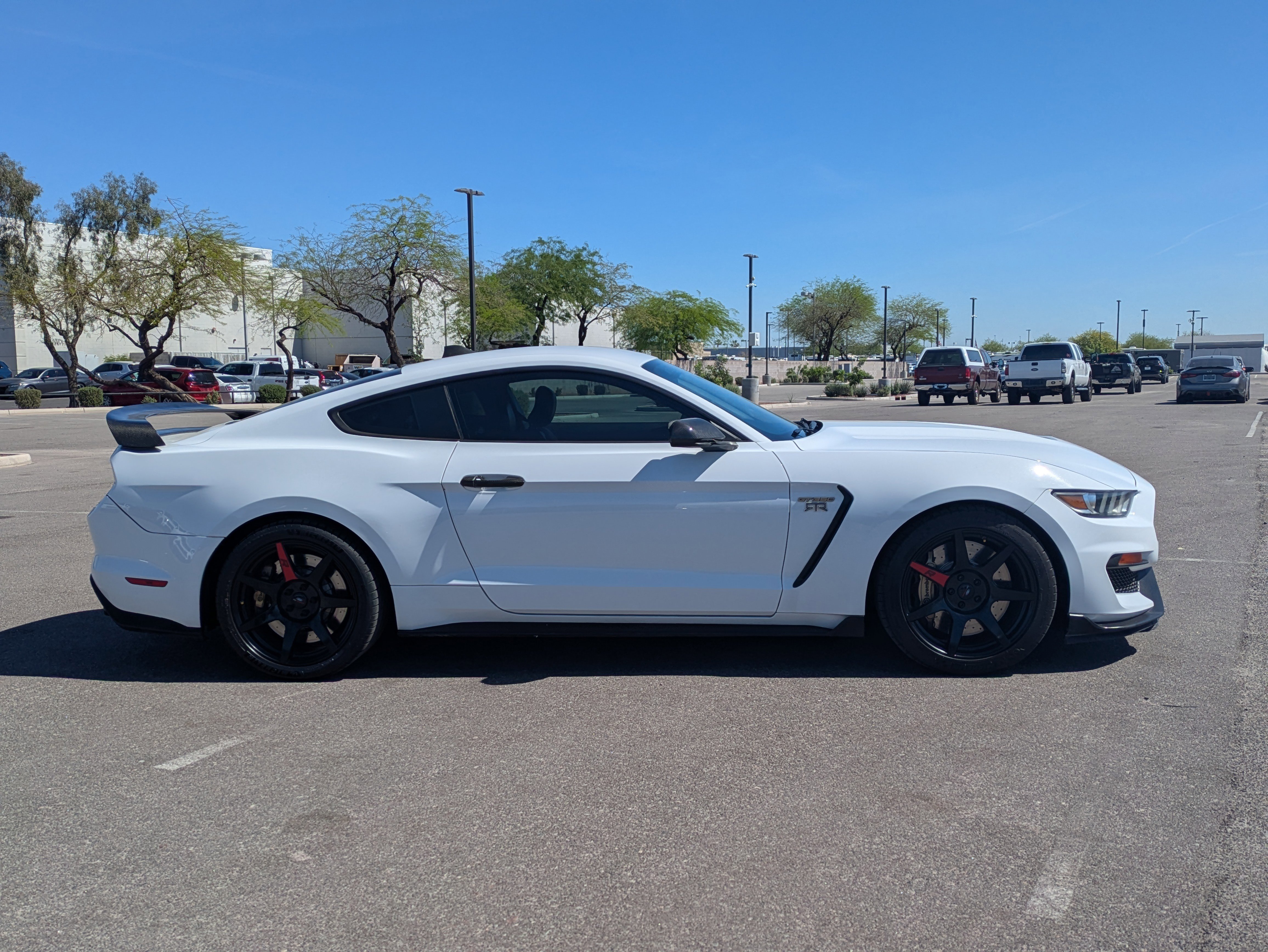 Used 2017 Ford Mustang Shelby GT350 image 6