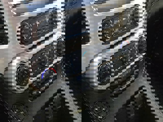 Used 2019 GMC Yukon XL SLT image 25