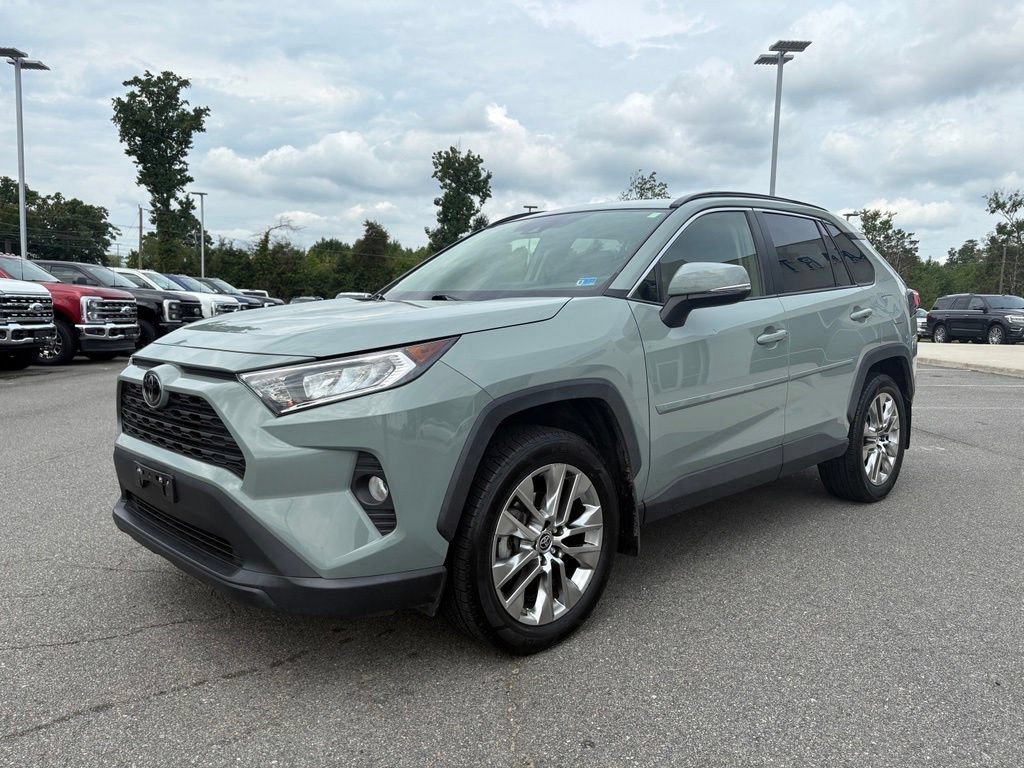 Used 2019 Toyota RAV4 XLE Premium AWD/4WD image 8