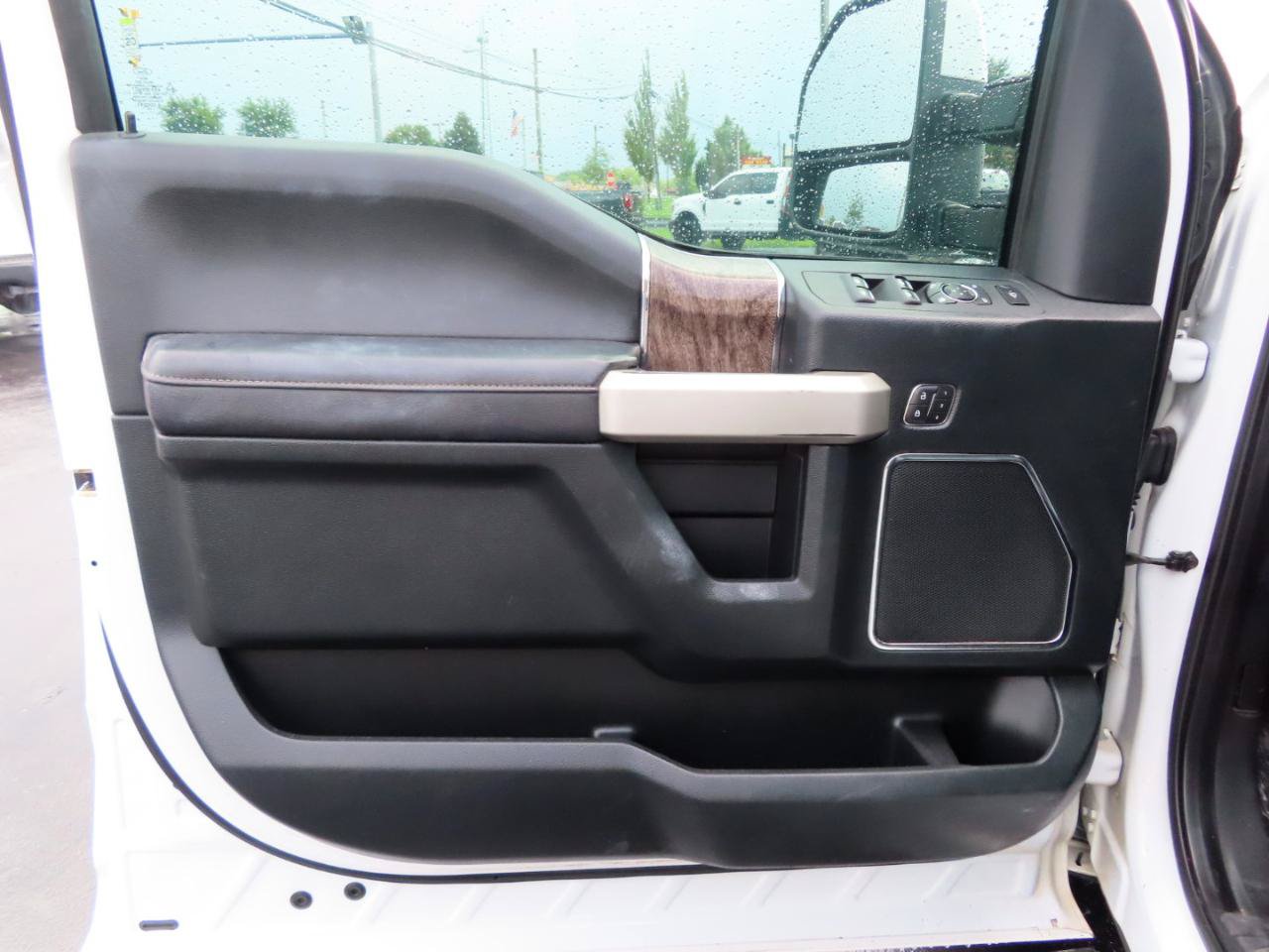 Used 2018 Ford F350 4x4 Crew Cab Super Duty image 28