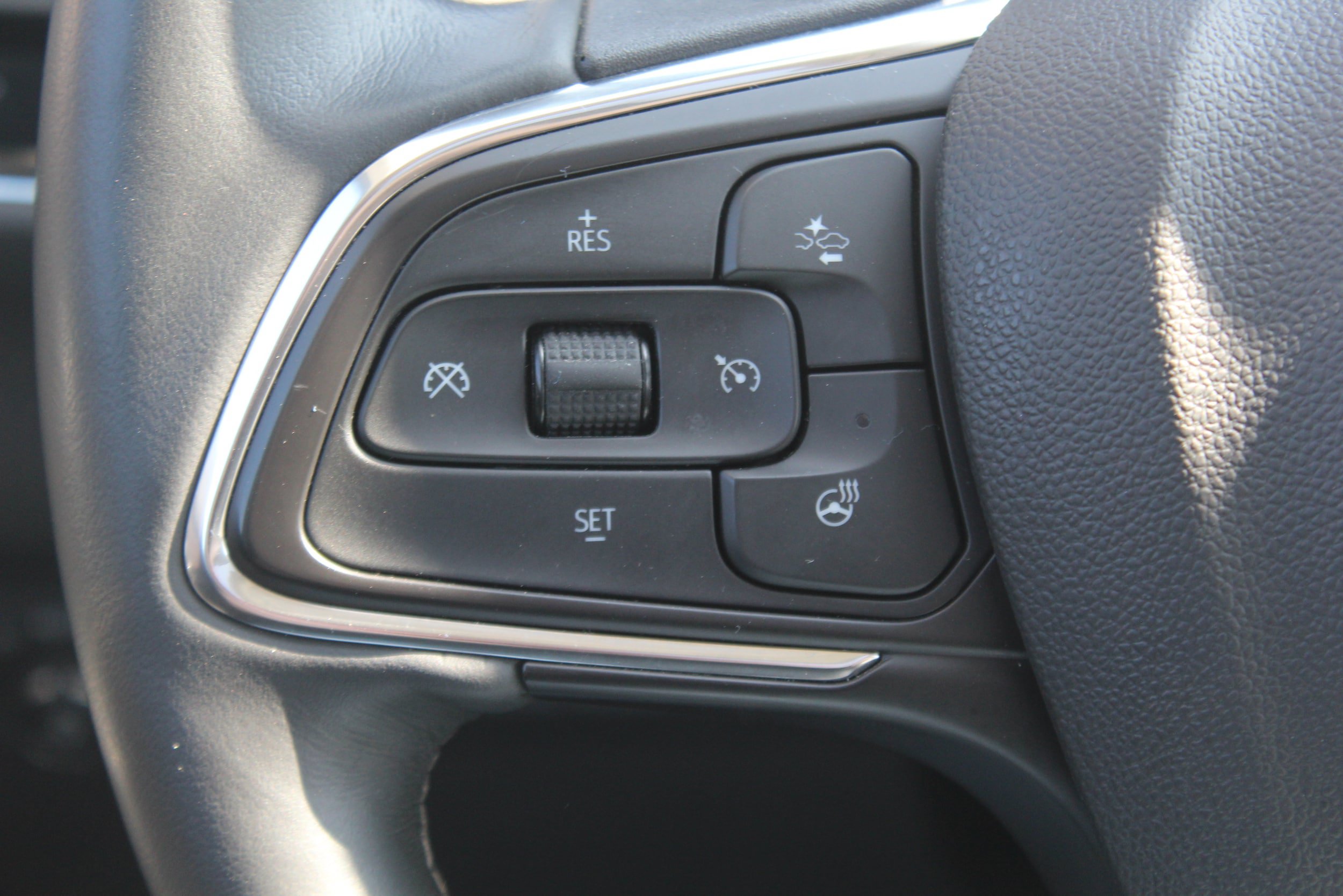 Used 2022 Buick Envision Avenir w/ Technology Package II FWD image 8