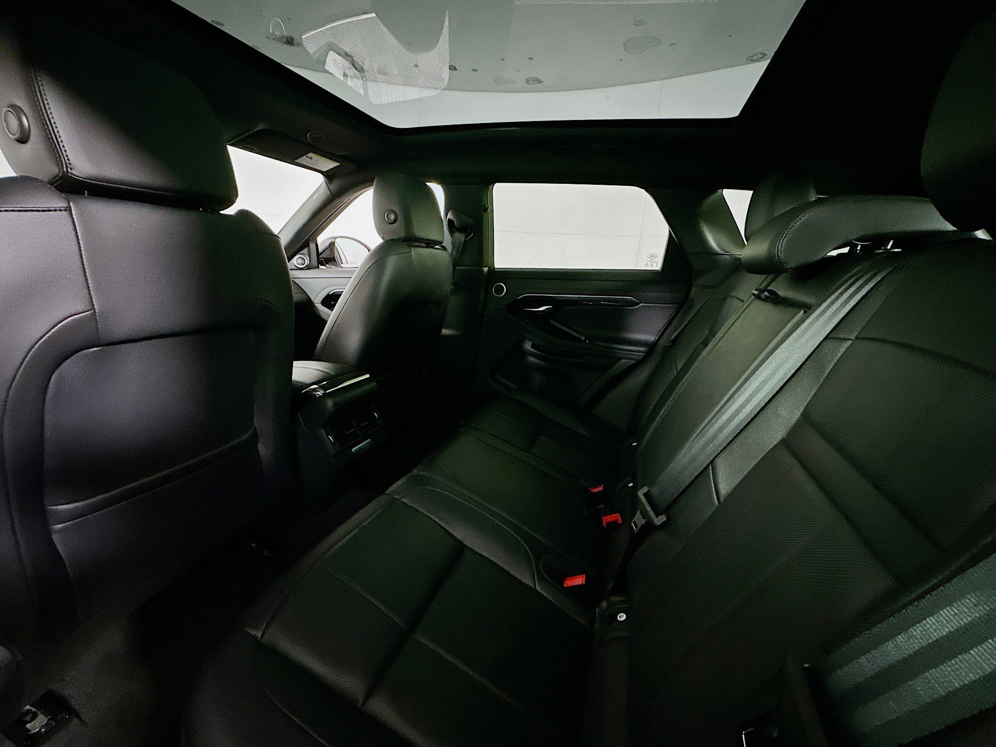 Used 2022 Land Rover Range Rover Evoque R-Dynamic S image 24