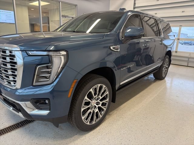 New 2026 GMC Yukon XL Denali w/ Sun & Power Step Package AWD/4WD image 13
