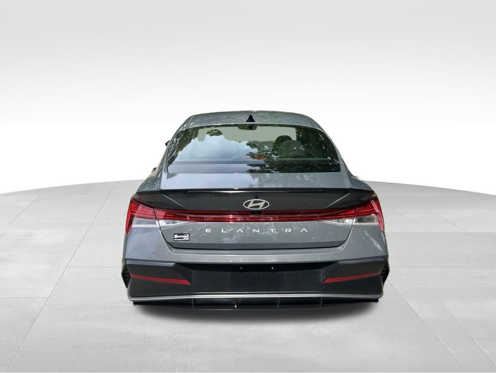Certified 2026 Hyundai Elantra SEL Sport Premium FWD image 4