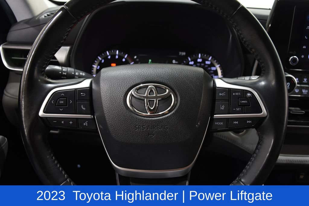 Used 2023 Toyota Highlander LE AWD/4WD image 11
