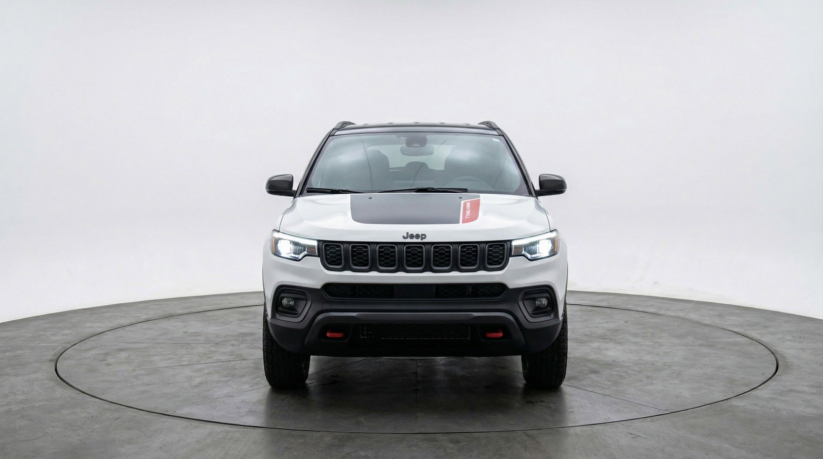 Used 2025 Jeep Compass Trailhawk image 2