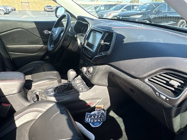 Used 2019 Jeep Cherokee Trailhawk w/ Comfort/Convenience Group AWD/4WD image 29