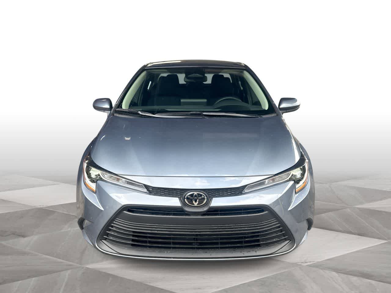 Used 2025 Toyota Corolla LE FWD image 3