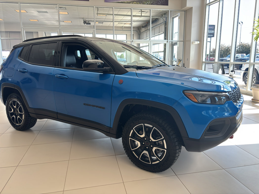 New 2025 Jeep Compass Trailhawk w/ Trailhawk Elite Group image 4