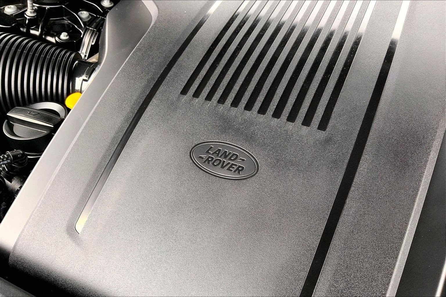 Used 2025 Land Rover Range Rover Long Wheelbase SE image 32