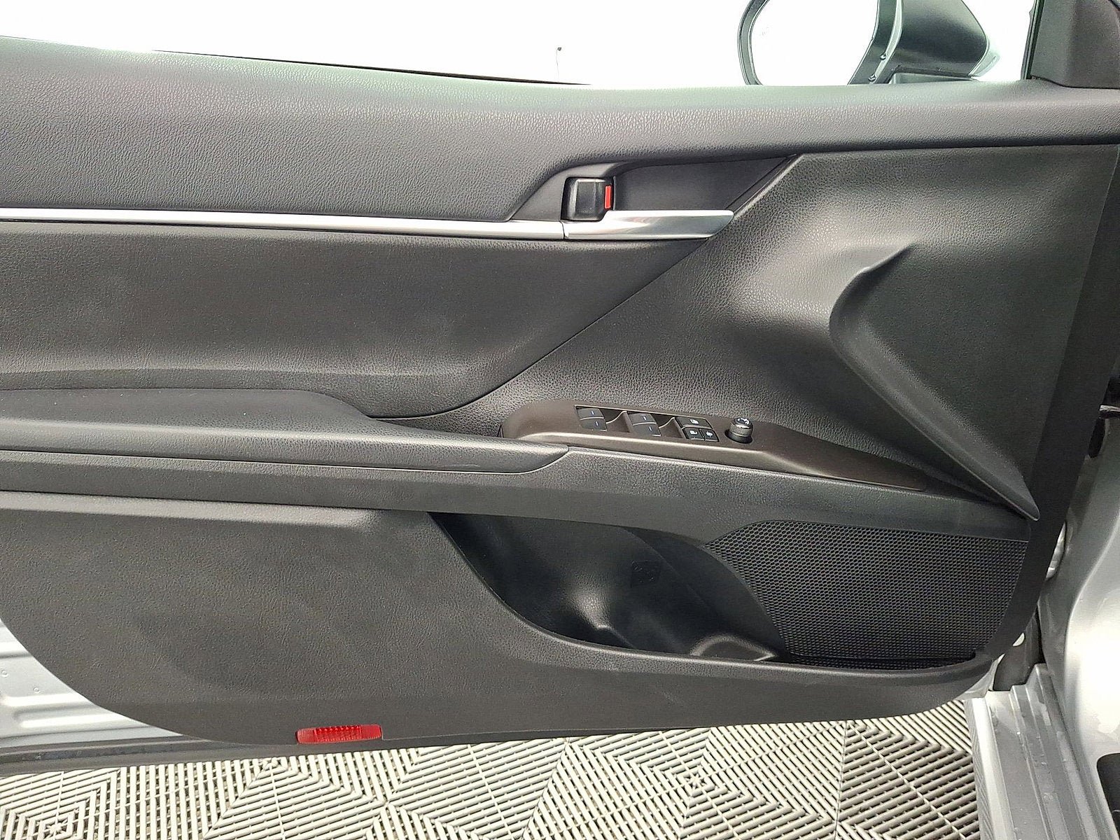 Certified 2023 Toyota Camry SE w/ Cold Weather Package FWD image 2
