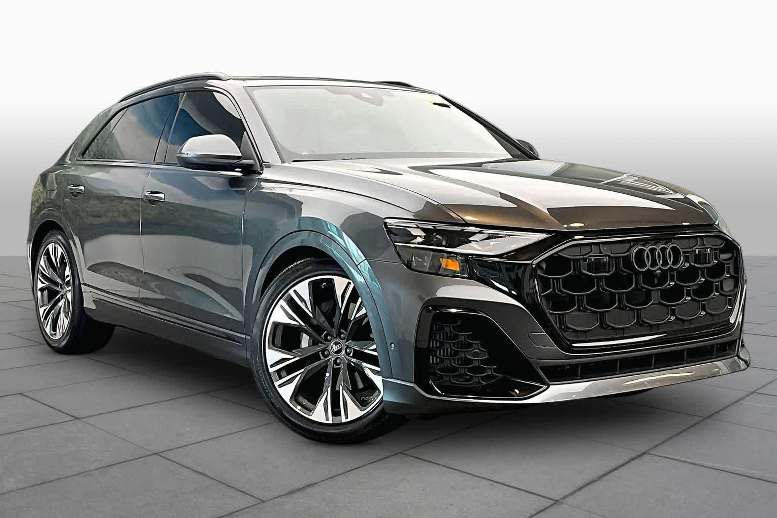 Used 2025 Audi Q8 Prestige w/ Prestige Package AWD/4WD image 3