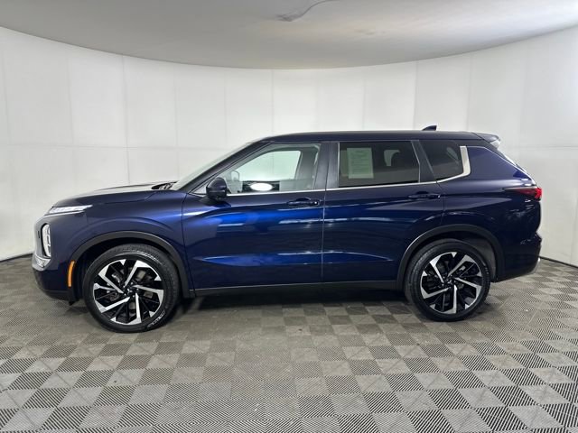 Used 2024 Mitsubishi Outlander SE Black Edition image 6