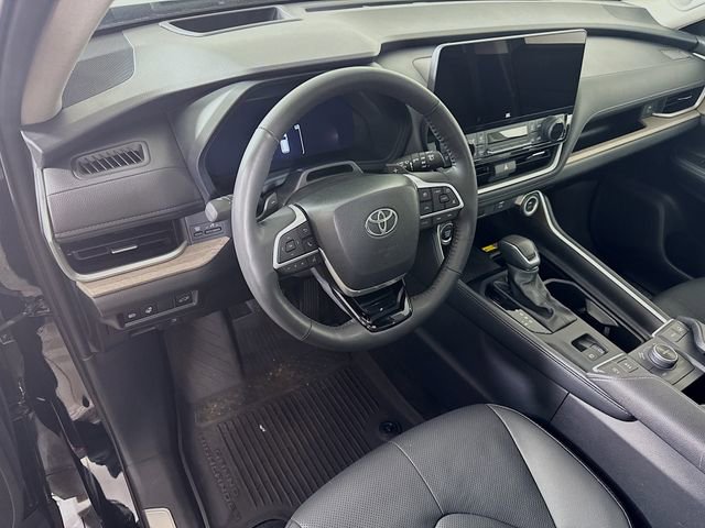 Used 2024 Toyota Grand Highlander Platinum image 11