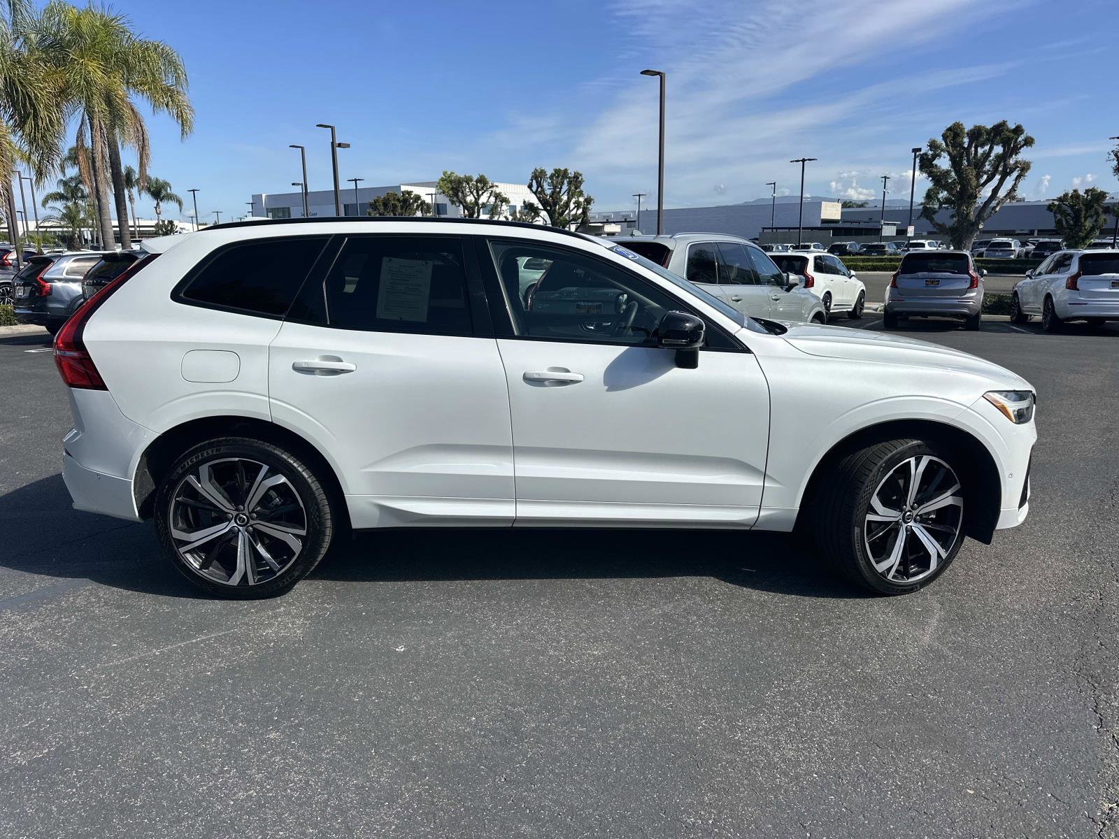 Certified 2023 Volvo XC60 B5 Ultimate image 3