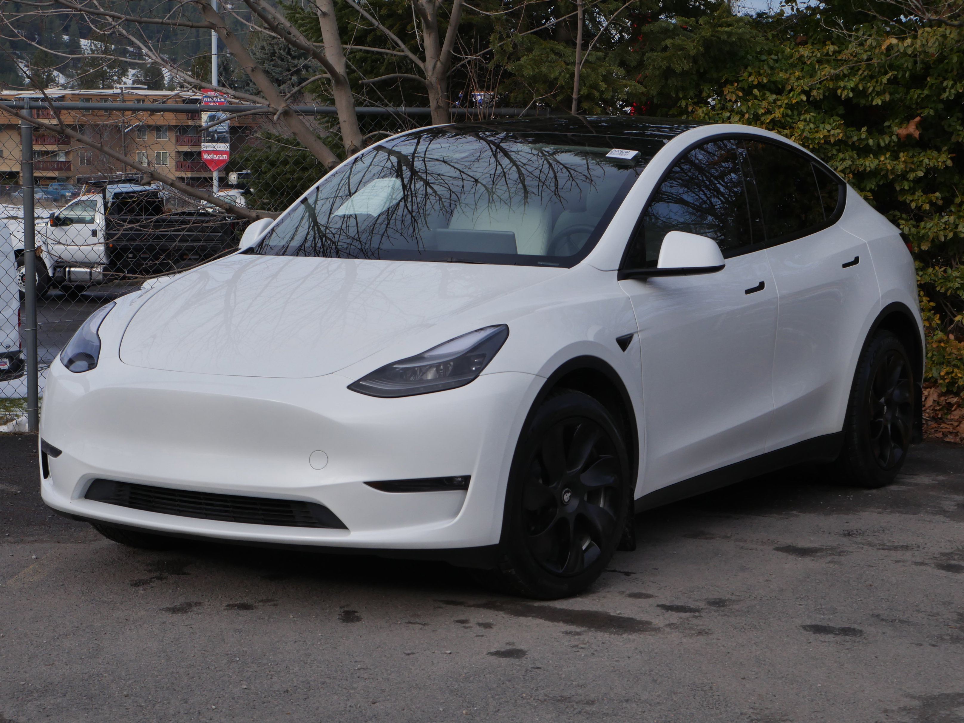 Used 2023 Tesla Model Y Long Range image 2