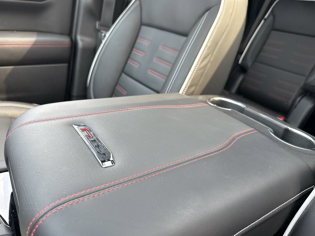 Used 2026 GMC Yukon AT4 Ultimate AWD/4WD image 34