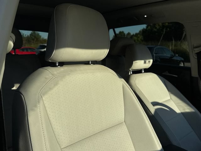 Used 2020 Volkswagen Tiguan SE w/ Panoramic Sunroof Package AWD/4WD image 25