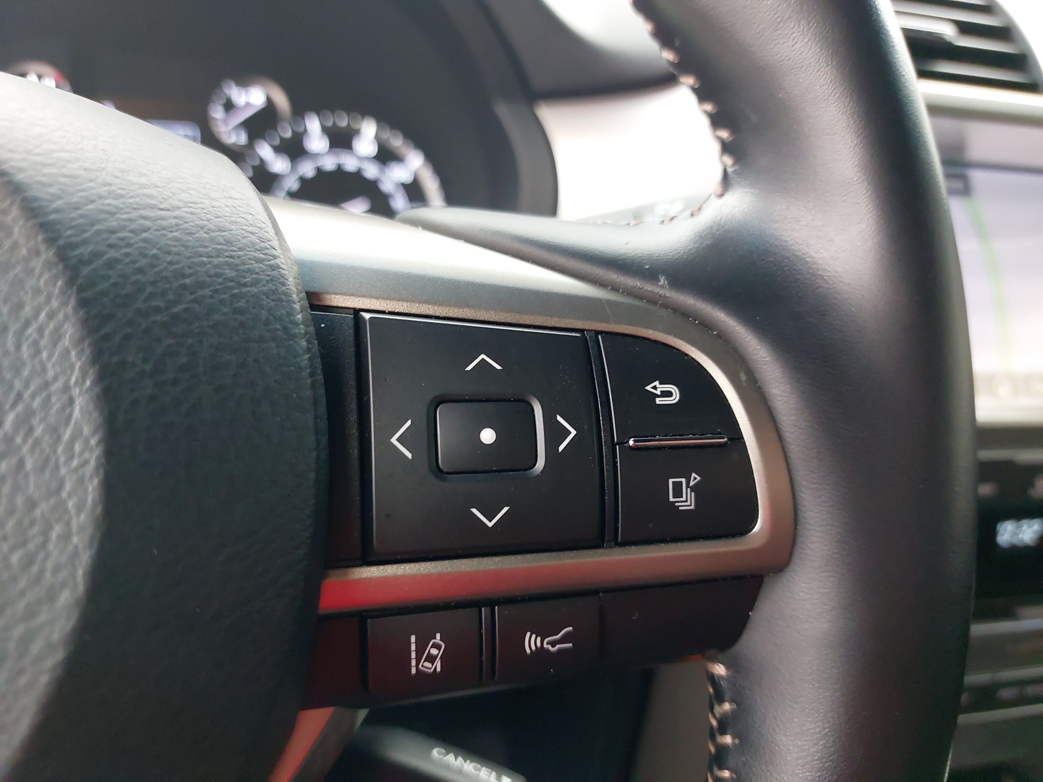Used 2021 Lexus GX 460 Premium w/ Accessory Package AWD/4WD image 21