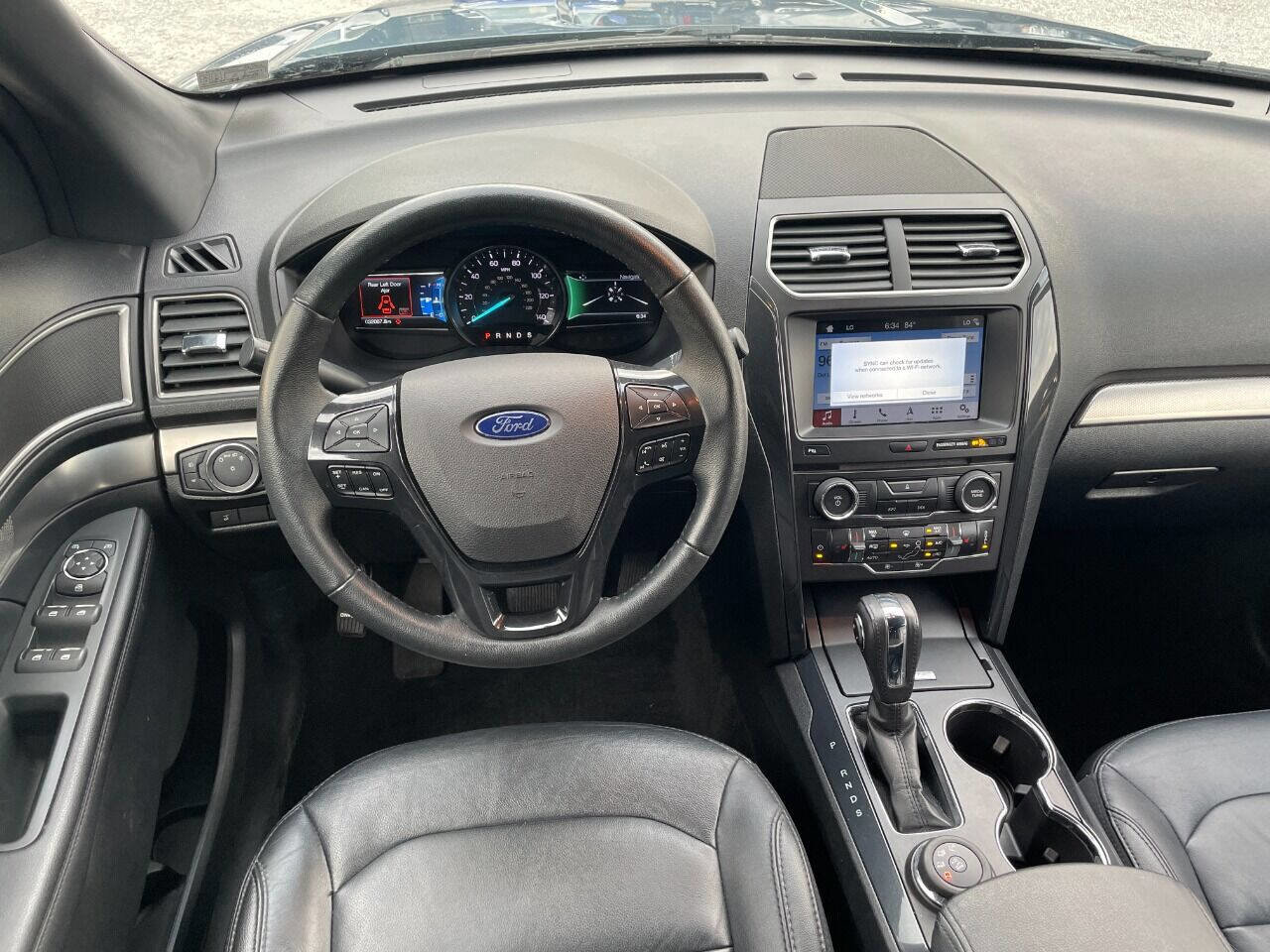 Used 2018 Ford Explorer XLT w/ Equipment Group 202A image 36